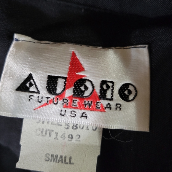 Blazer - Picture 8 of 9